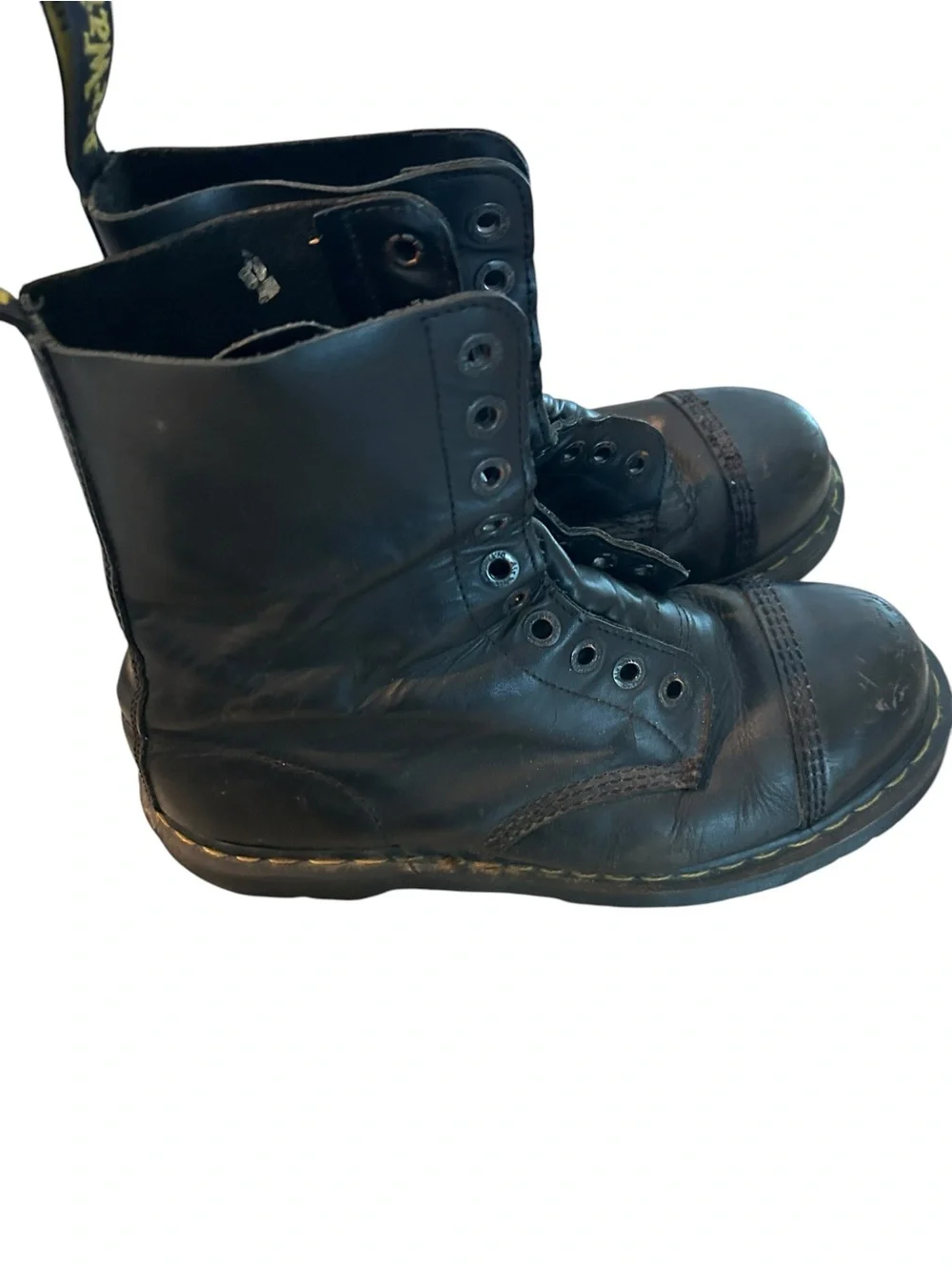 Dr. Martens classic black